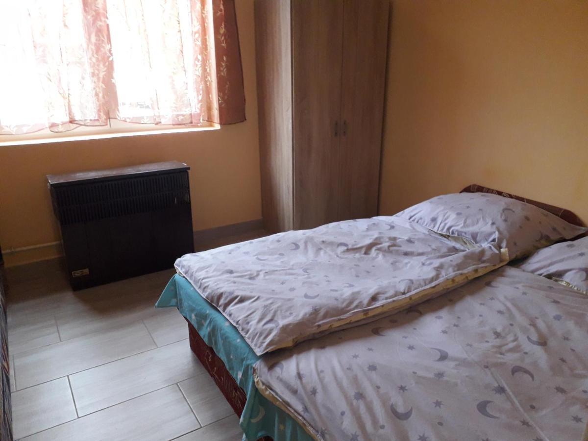 Napsugar Apartmanhaz Balatonlelle Exterior photo