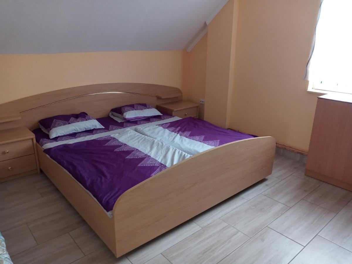Napsugar Apartmanhaz Balatonlelle Exterior photo