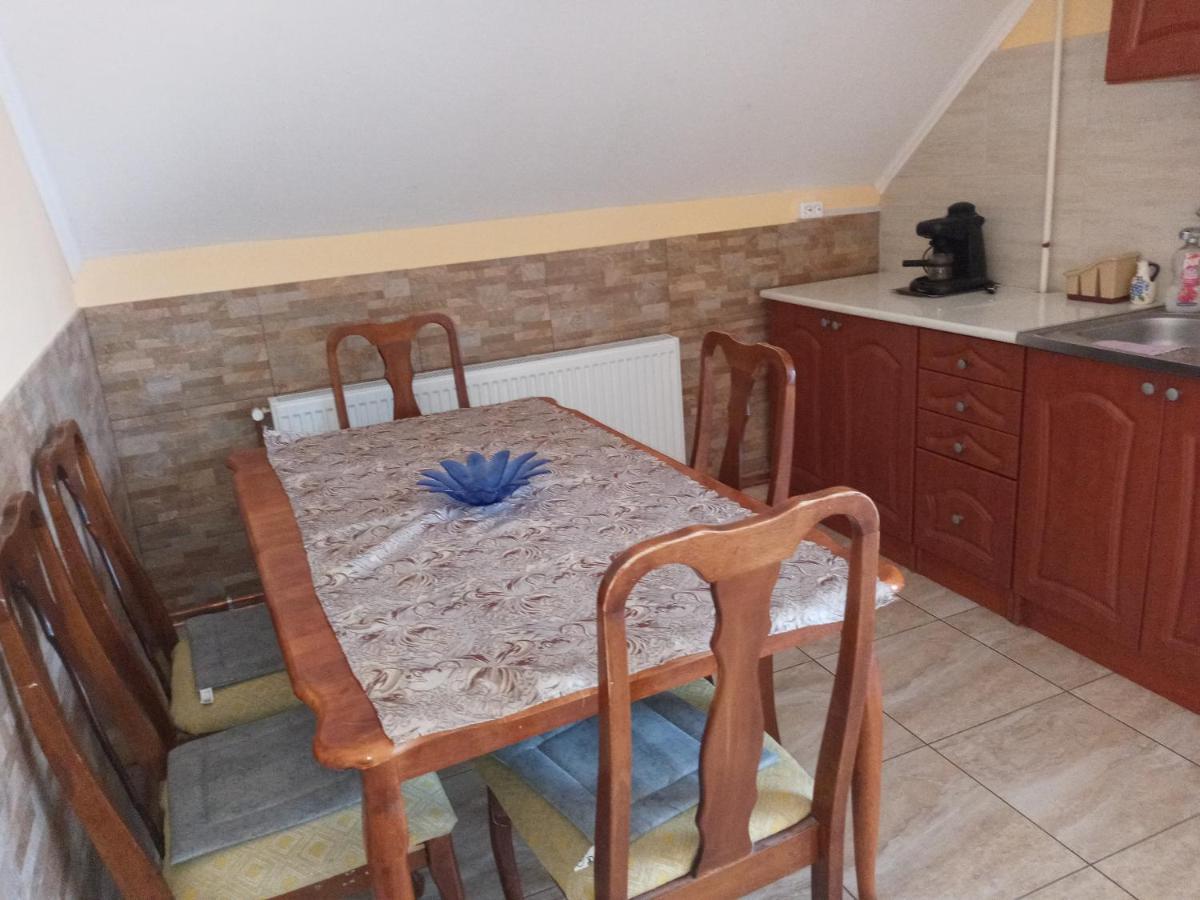 Napsugar Apartmanhaz Balatonlelle Exterior photo